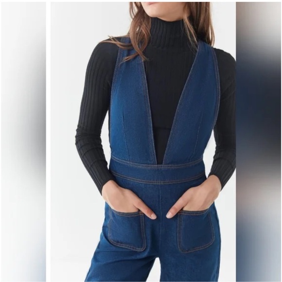 Urban Outfitters BDG Eleanor Plunging Dark Wash Blue Denim Jean Jumpsuit Size 2 - Picture 15 of 15